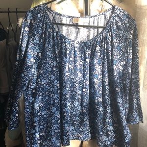 ✨Woman’s Michael Kors shirt- size XL